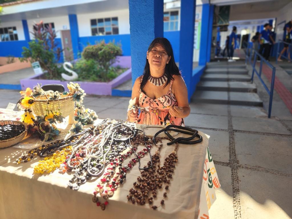 Riqueza cultural dos indígenas de MT é tema de apresentações na Escola Estadual Cesário Neto, em Cuiabá