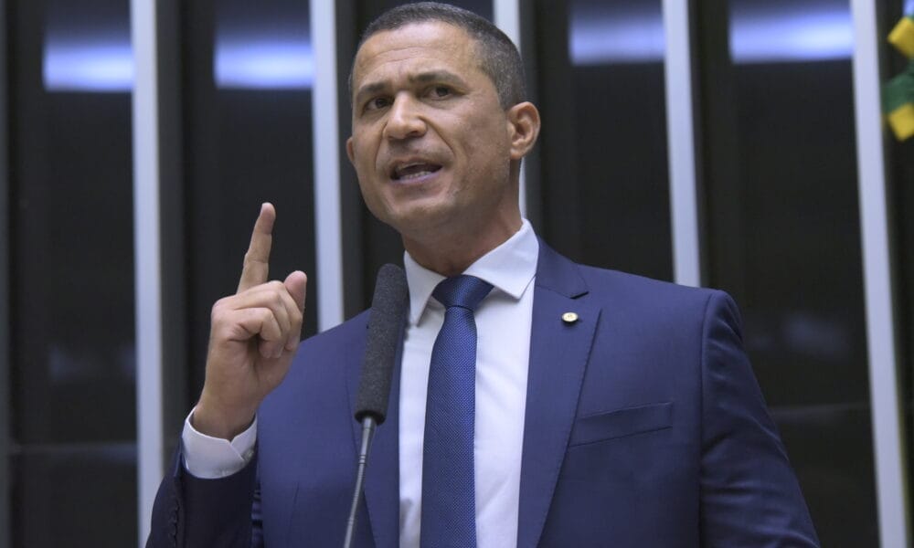 Assis detona decisão de   Moraes que determina prisão domiciliar de Bolsonaro