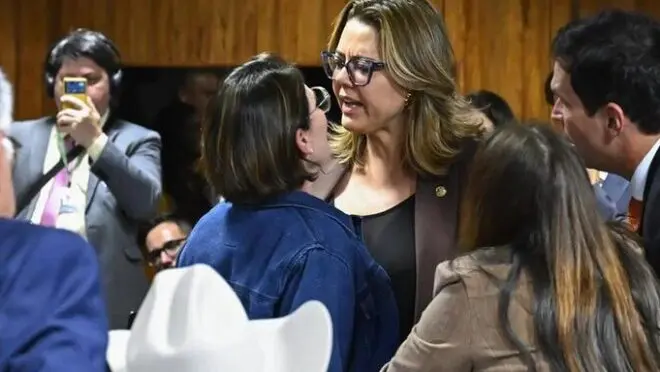 Leila do Vôlei acusa coronel Fernanda de espalhar fake news