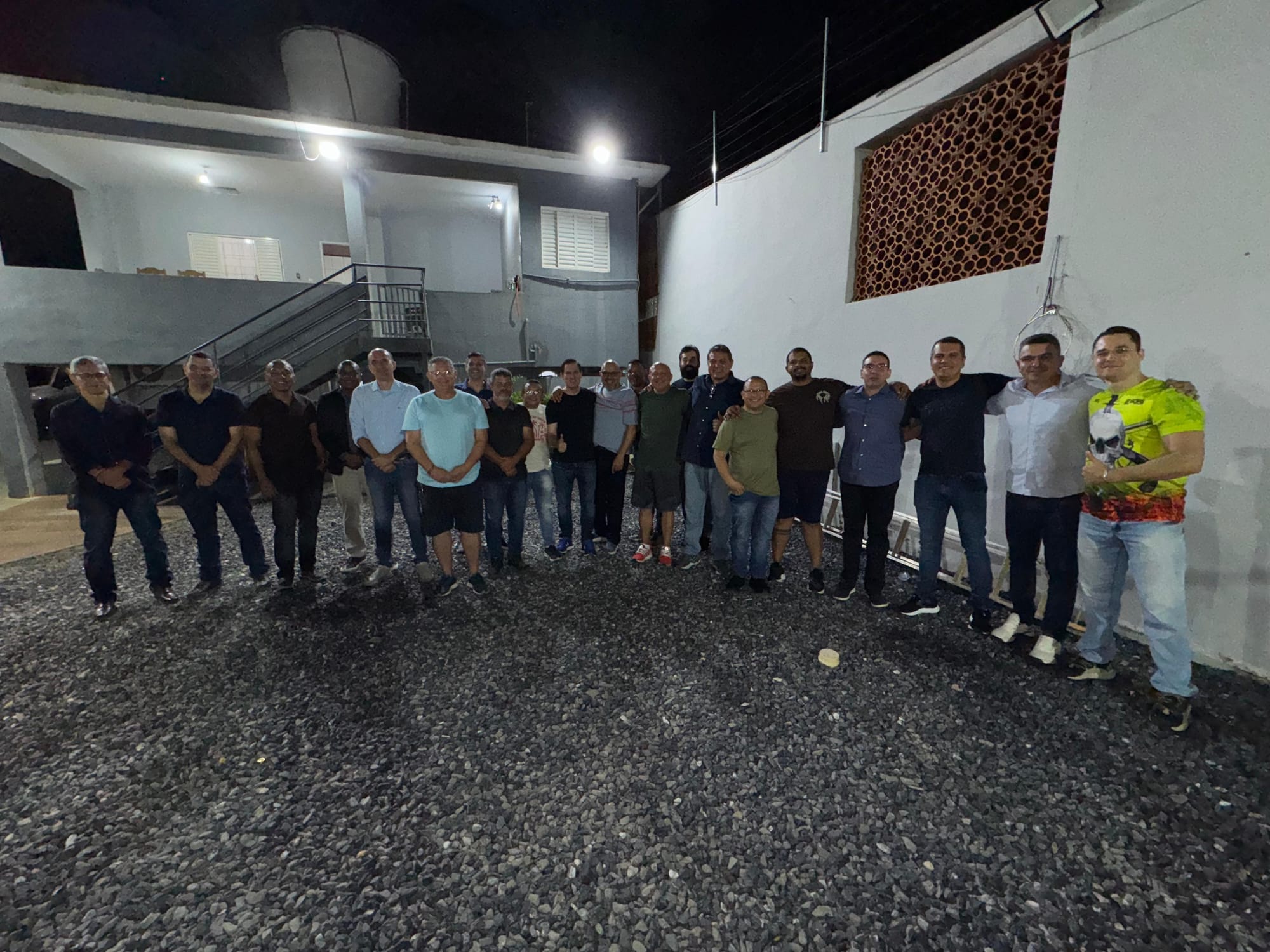 Roveri faz reunião com empresários, políticos e oficiais mirando Câmara