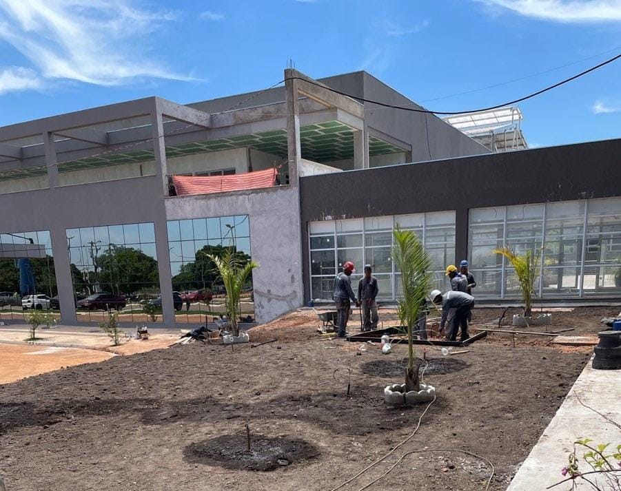 Prédios do novo Hospital Universitário Júlio Muller entram em fase de acabamento