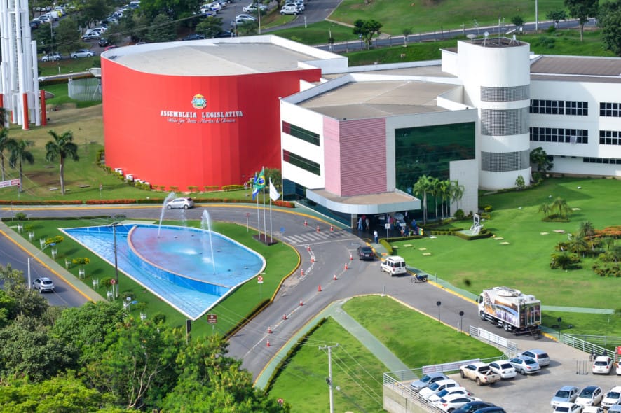 Servidores esperam novo pedido de vista em sessão na ALMT