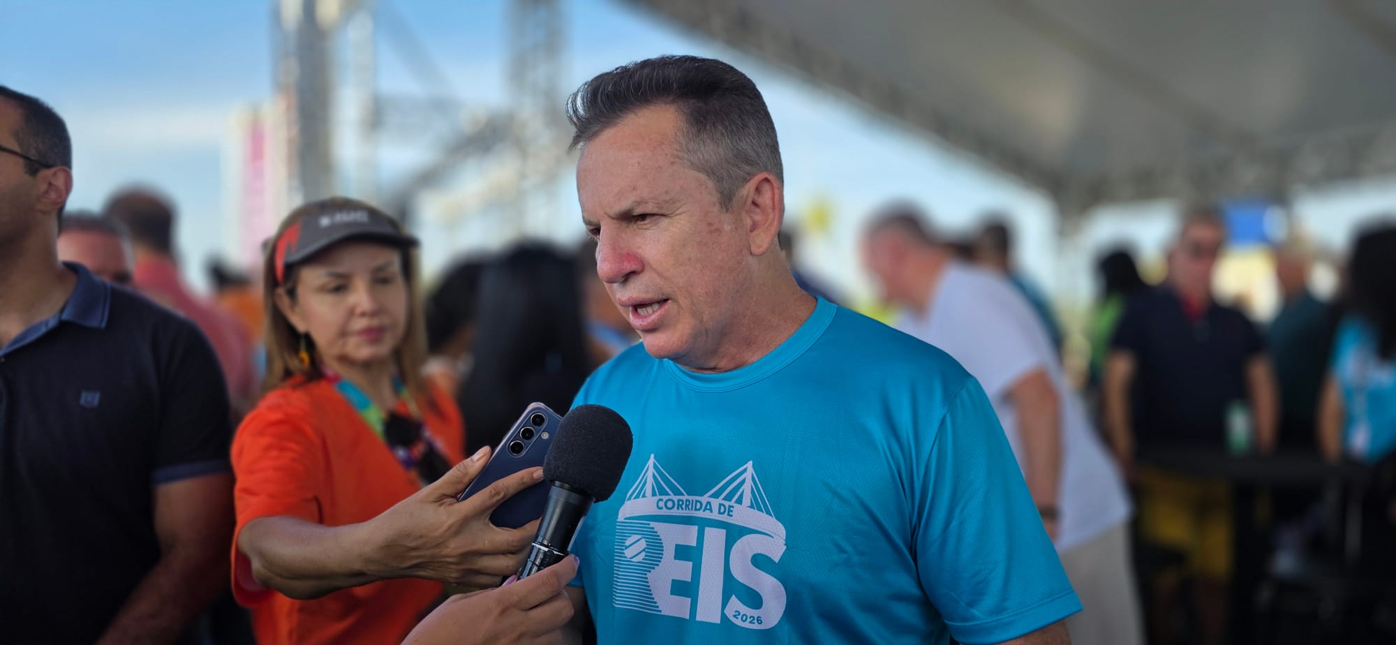 Mauro mantém "mistério" e diz que só decide candidatura ao Senado em abril