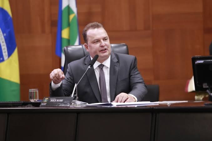 Max Russi encerra sessão que votaria RGA dos servidores públicos