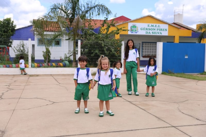 Prefeitura de Sinop prepara retorno às aulas com kit escolar e uniforme