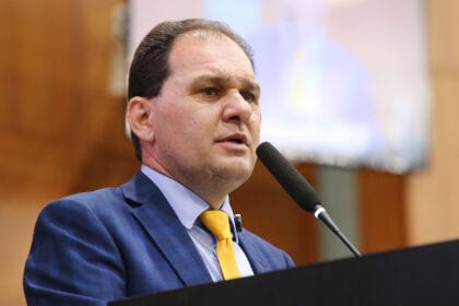 Deputado alerta: “Quem promete aumento fora da lei está vendendo ilusão para o servidor”