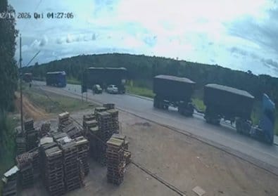 Câmera de segurança registra colisão frontal que deixou duas mortes em VG