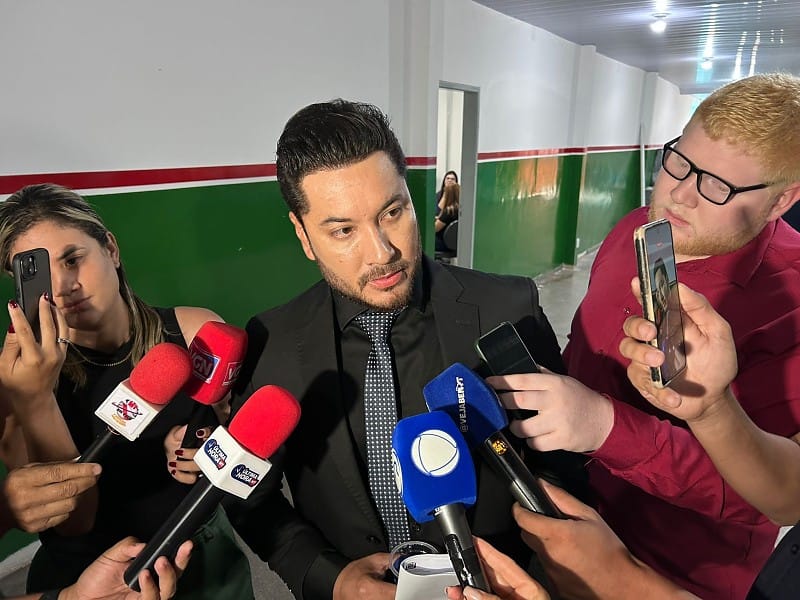 Vereador usa apelido de Kalil para ironizar Flávia Moretti