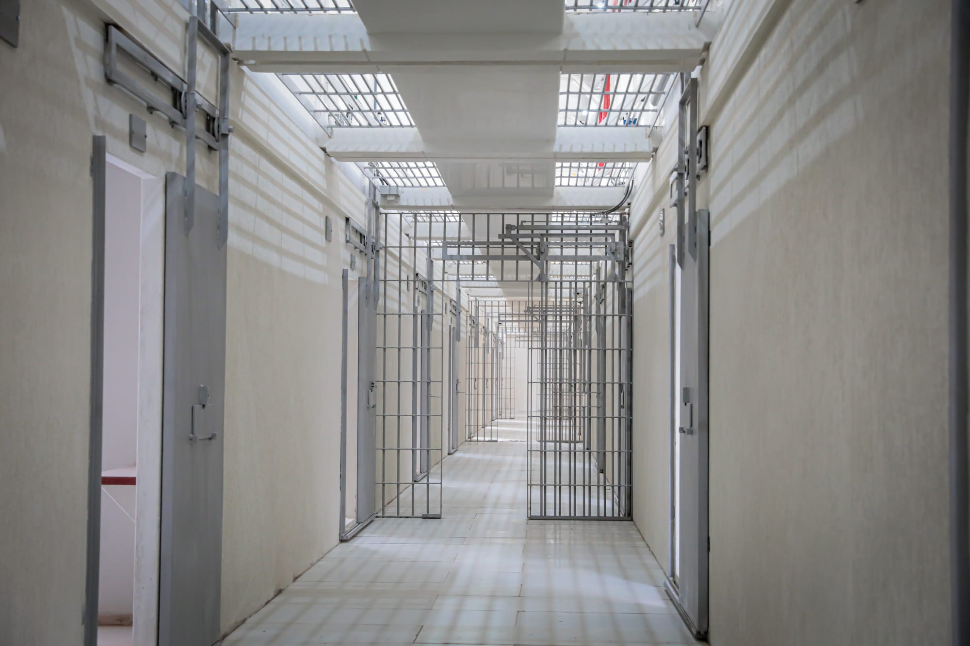 Secretaria vai trocar câmeras com áudio em parlatório da Penitenciária Central do Estado