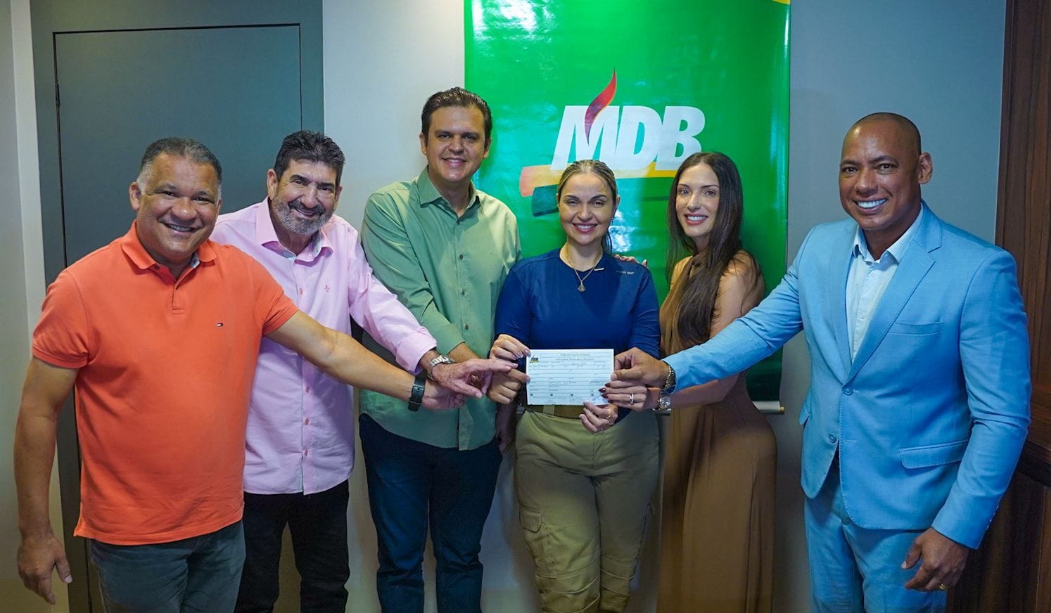Vice-prefeita de Cuiabá, Vânia filia-se ao MDB e prepara disputa para Assembleia