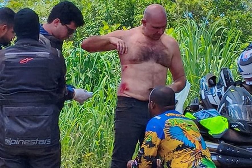 Abilio sofre ferimentos leves após queda de motocicleta durante evento no Aguaçu