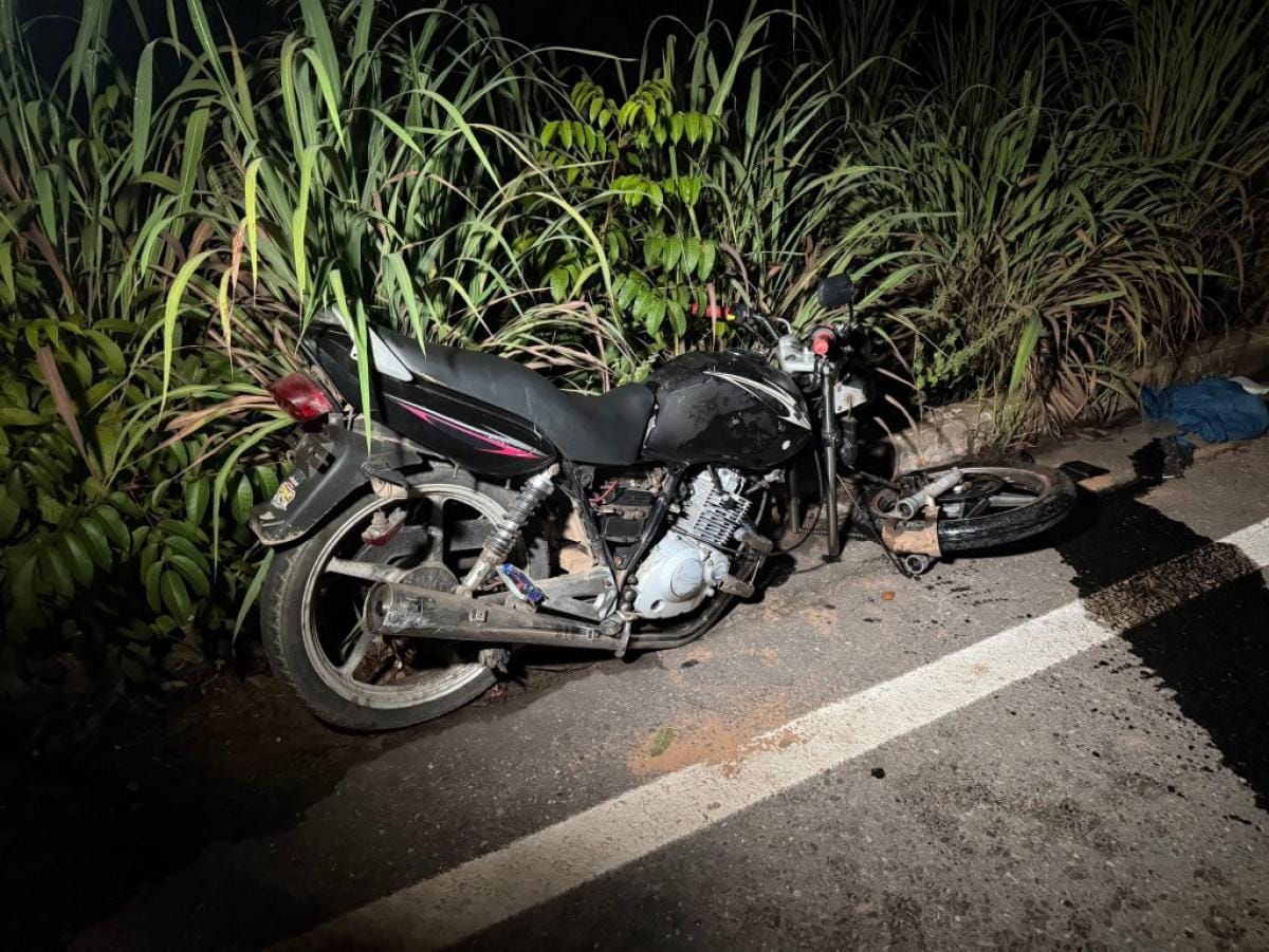 Homem morre atropelado após se envolver em acidente com moto na estrada da Ponte de Ferro