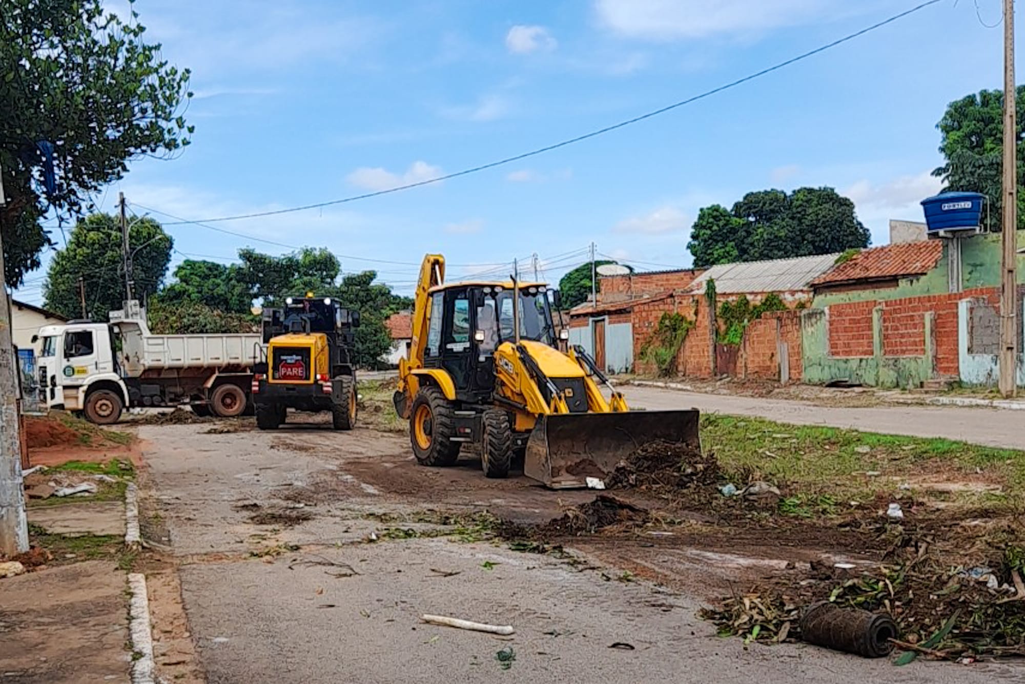 Cohab Santa Fé passa por transformação urbana com grande mutirão de limpeza