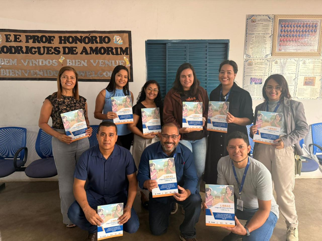 Seduc lança Projeto Piloto para ensino de Libras nas escolas de Tempo Integral da Rede