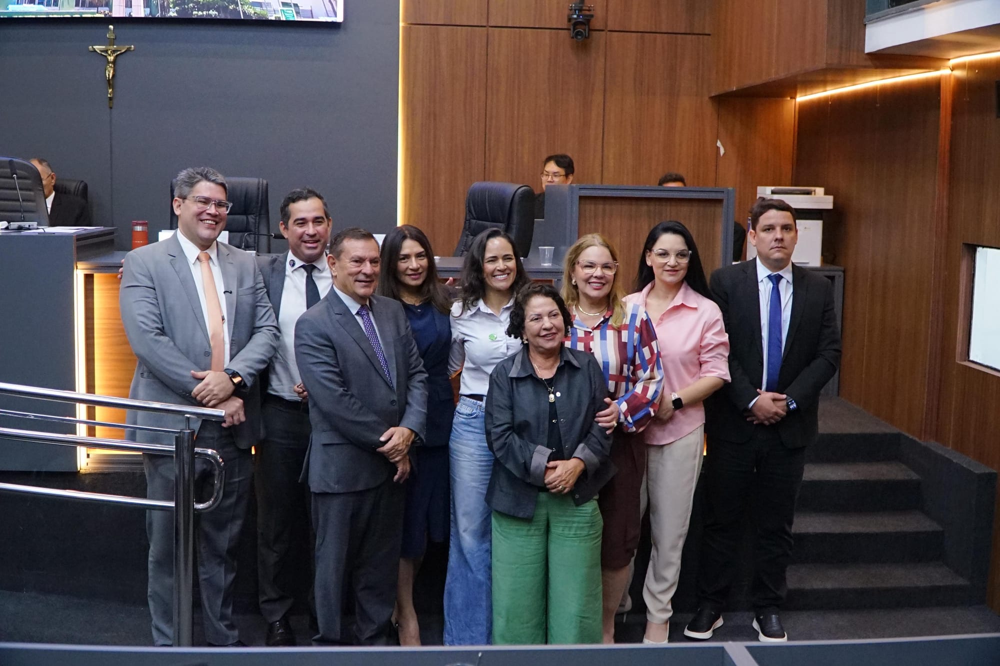 Jornalista alerta sobre diagnóstico precoce da otite crônica e agradece Paula Calil