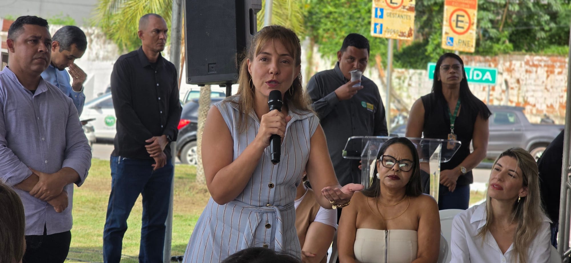 Flávia evita confronto com senador; "não vou brigar com a família Campos"