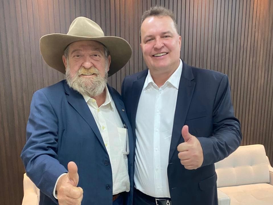 Nelson Barbudo se filia ao Podemos a convite de Max Russi