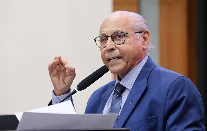 Irmão diz que só UB pode tirar senador da disputa ao Governo do Estado