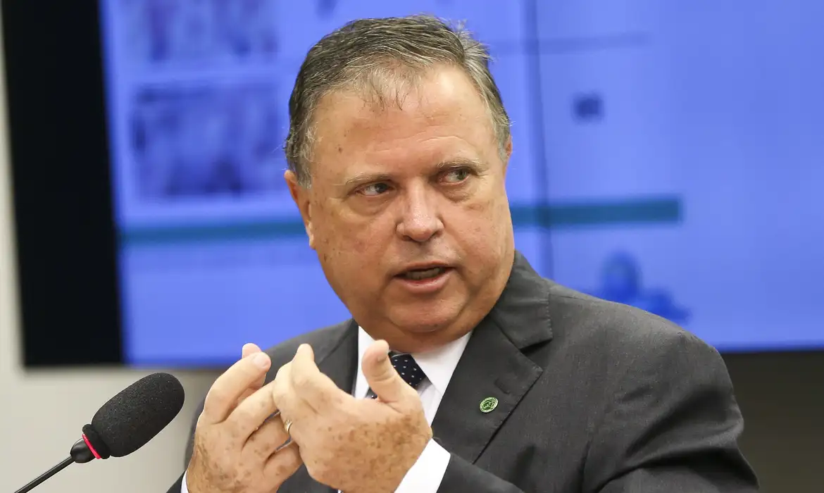 Blairo sugere que Pivetta e Mauro insistam com Jayme para ficar no mesmo grupo