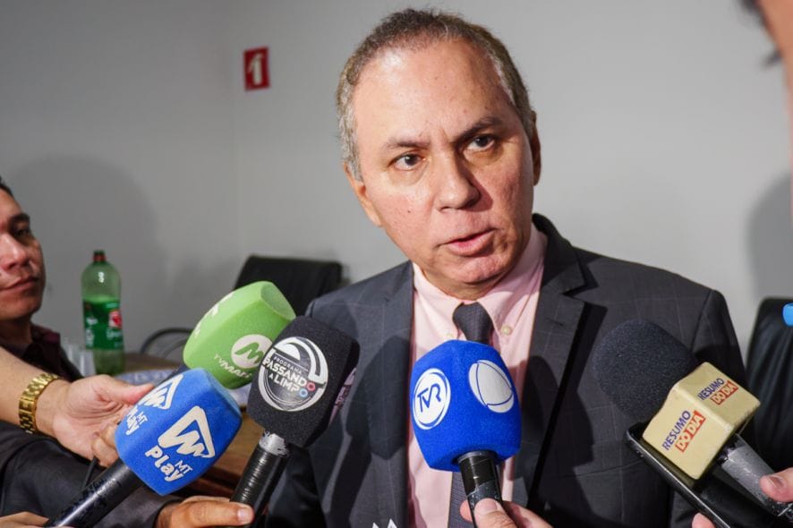 Dilemário diz que não se sente incomodado por ser preterido por Abilio na disputa da presidência
