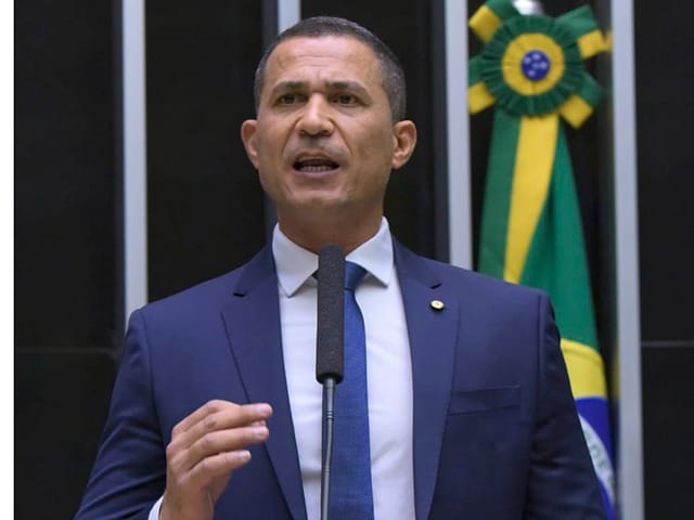 Coronel faz alerta para  Pivetta não cair em armadilha e implantar câmeras em fardas