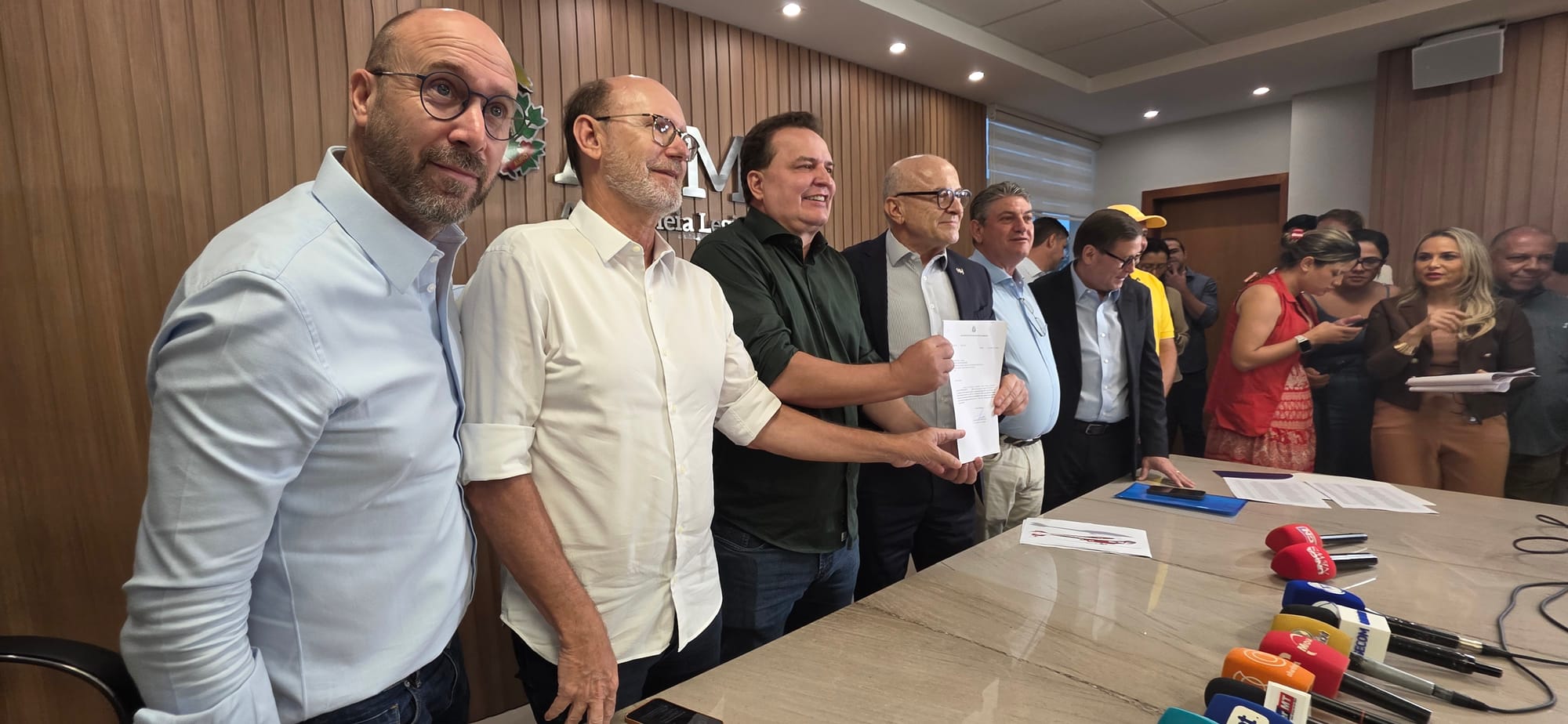 Pivetta entrega projeto de lei que diminui custo do diesel e congela Fethab até 2026