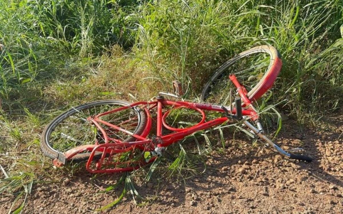 Ciclista de 71 anos morre atropelado por caminhão em cidade do interior de MT
