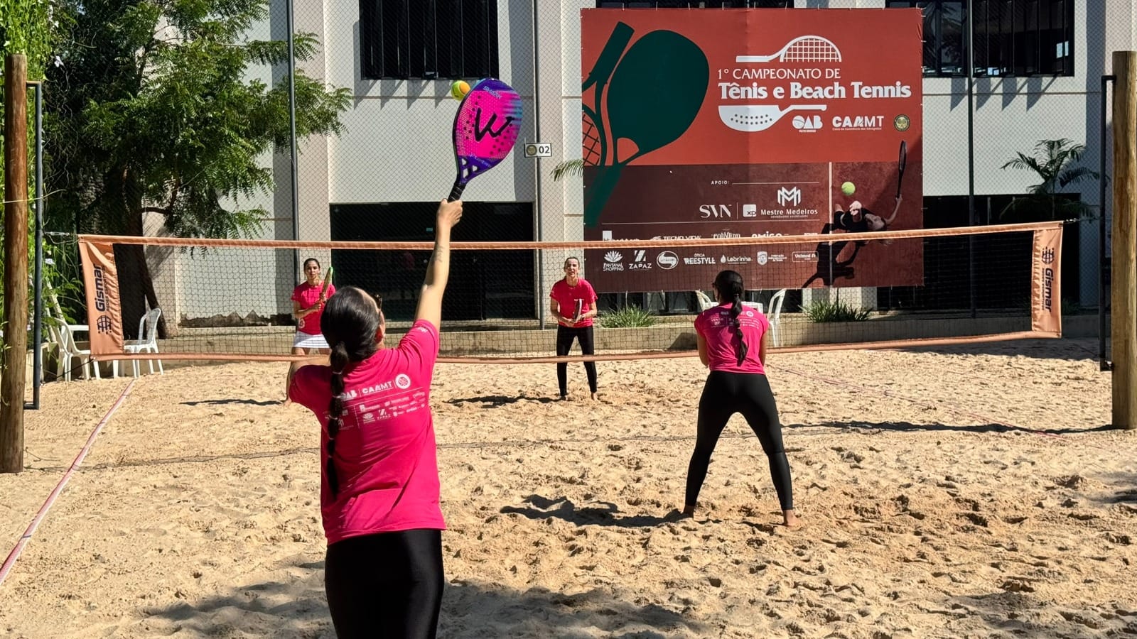 Mais de 200 inscritos participam de campeonato de tênis e beach tennis da advocacia em Cuiabá