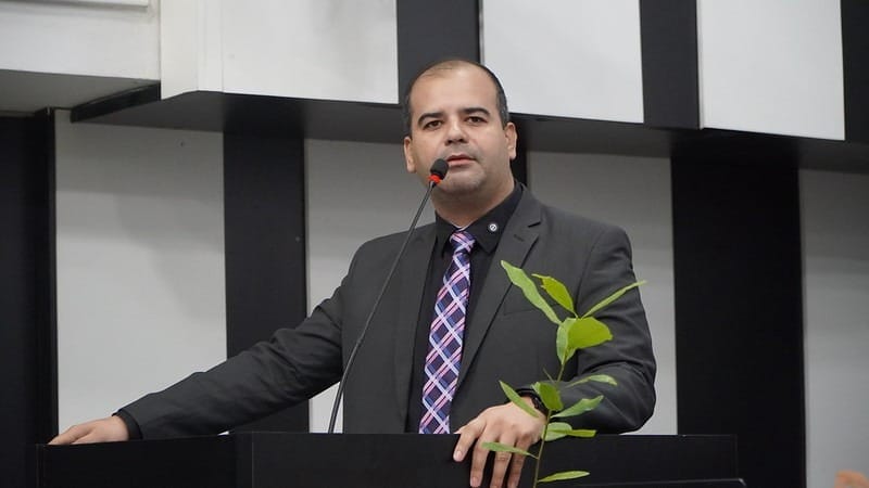 Ilde chama Ananias de "incoerente" sobre disputa da Mesa da Câmara de Cuiabá