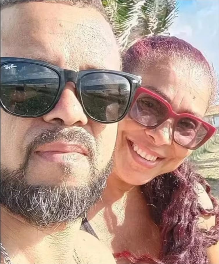Filho mata pai e madrasta a tiros; suspeito é preso dentro de bar pela PM