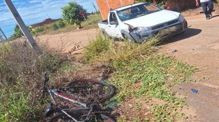 Adolescente é lançado em bueiro após ser atropelado por picape em Rondonópolis