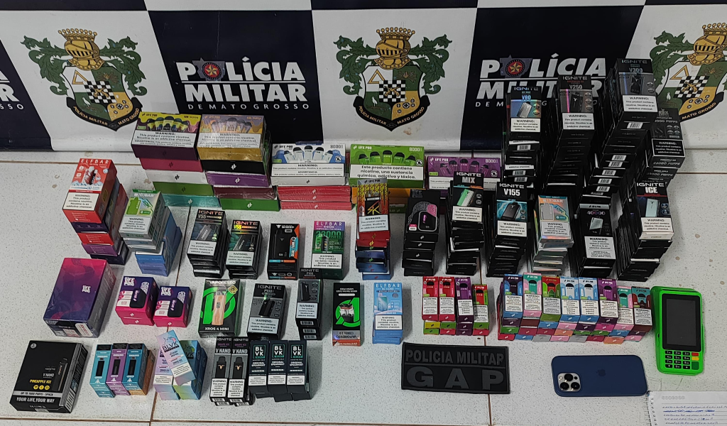 Polícia Militar apreende 298 cigarros eletrônicos e prende suspeito por contrabando