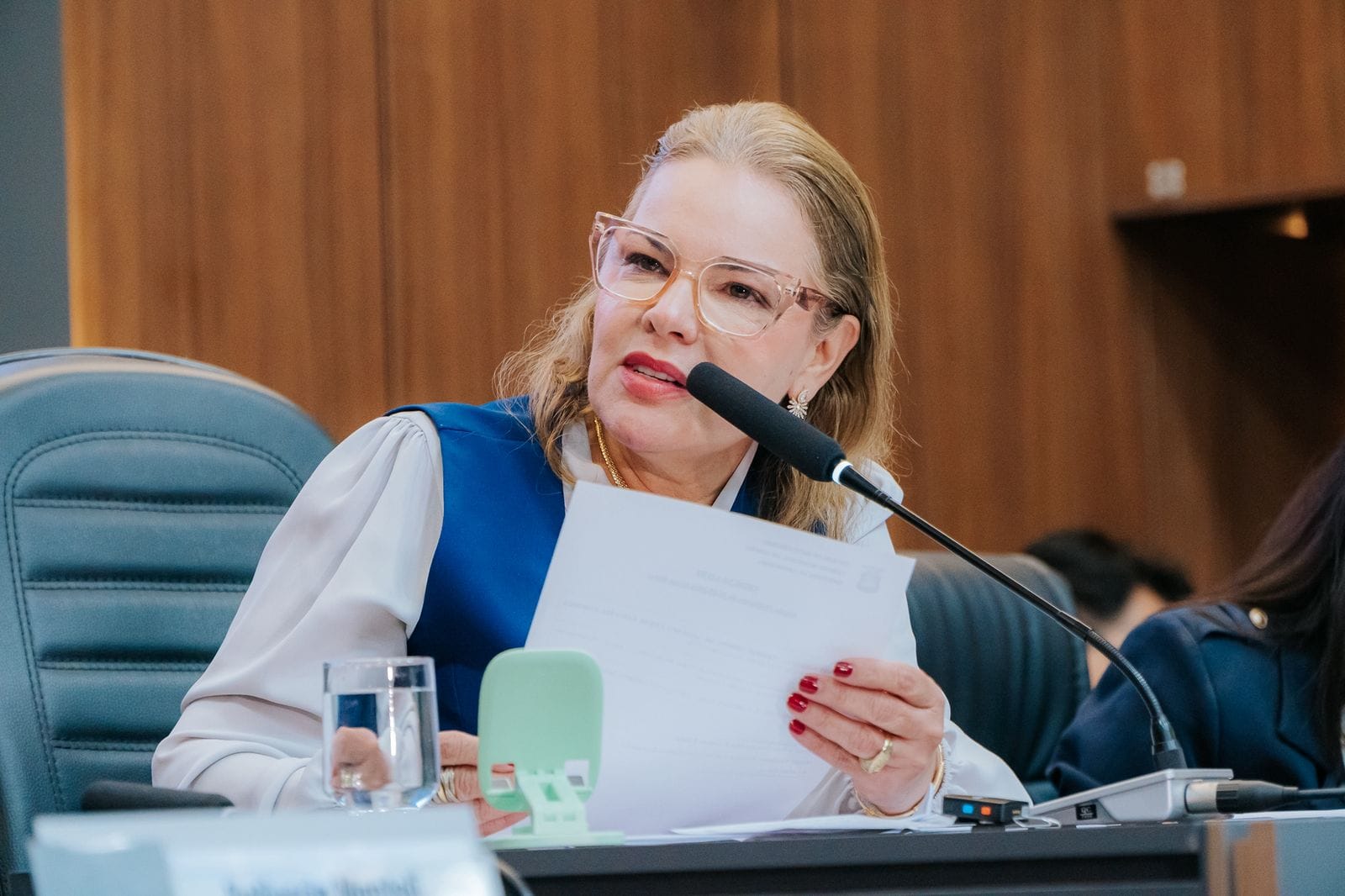 Paula Calil apresenta projeto para ampliar “Parada Segura” no transporte coletivo de Cuiabá