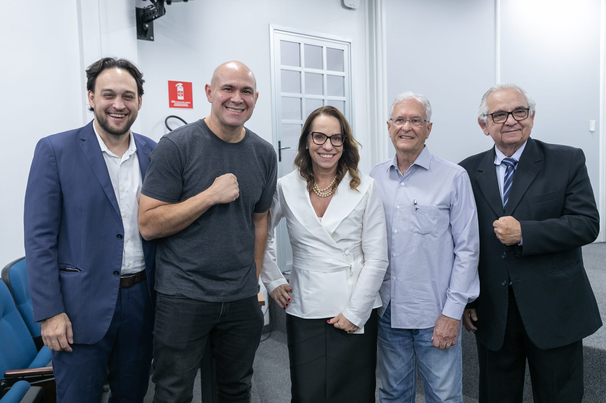 Prefeito e secretários prestigiam posse de Ana Luiza Peterlini como procuradora de Justiça