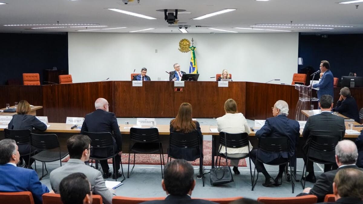 No STF, Max propõe plebiscito e audiência pública para solucionar disputa territorial