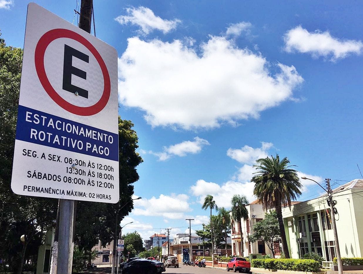 CS Mobi protocola reajuste de 14% do estacionamento rotativo e prefeito se posiciona contra
