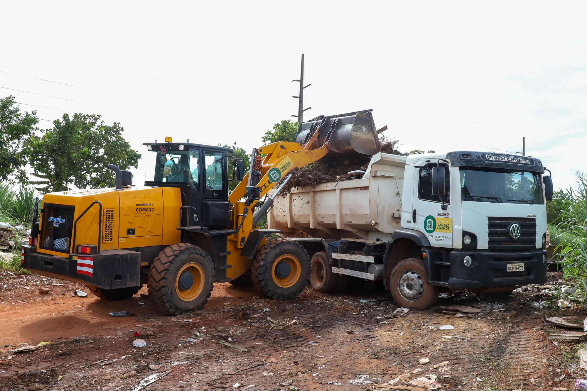 Mutirão de limpeza remove 300 toneladas de resíduos nos bairros Planalto da Serra e Cristo Rei