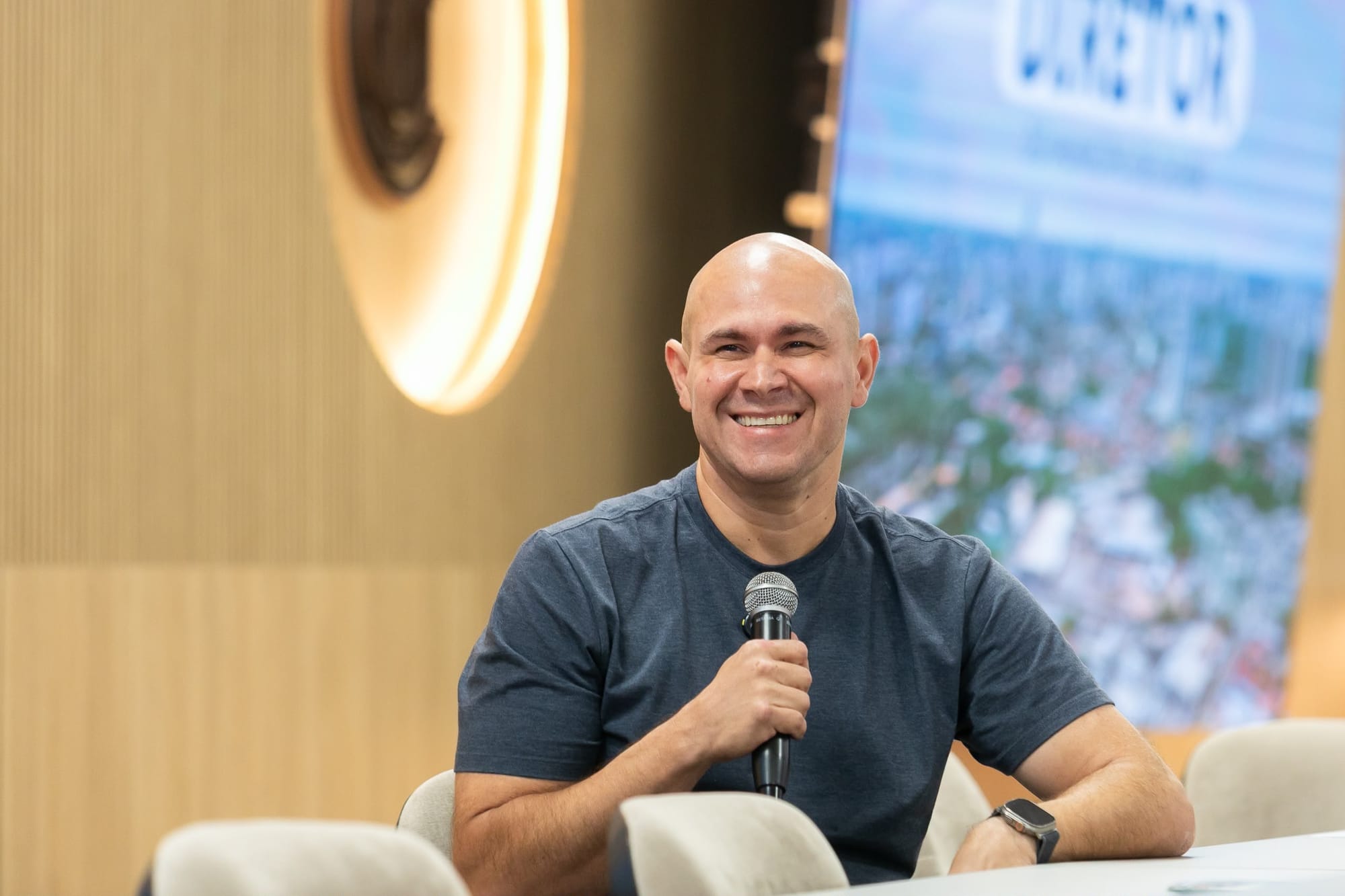 Gestão Abilio Brunini registra aumento e chega a 53,9% em aprovação popular