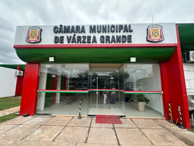 Justiça determina que Câmara  realize sessão em 24h pra votar remanejamento
