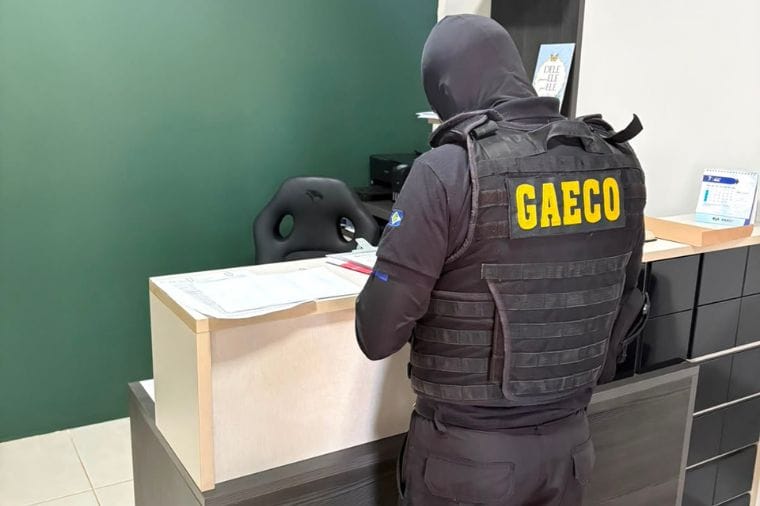 Justiça quebra sigilo telefônico e Gaeco mira advogada suspeita de dar apoio à facção em MT