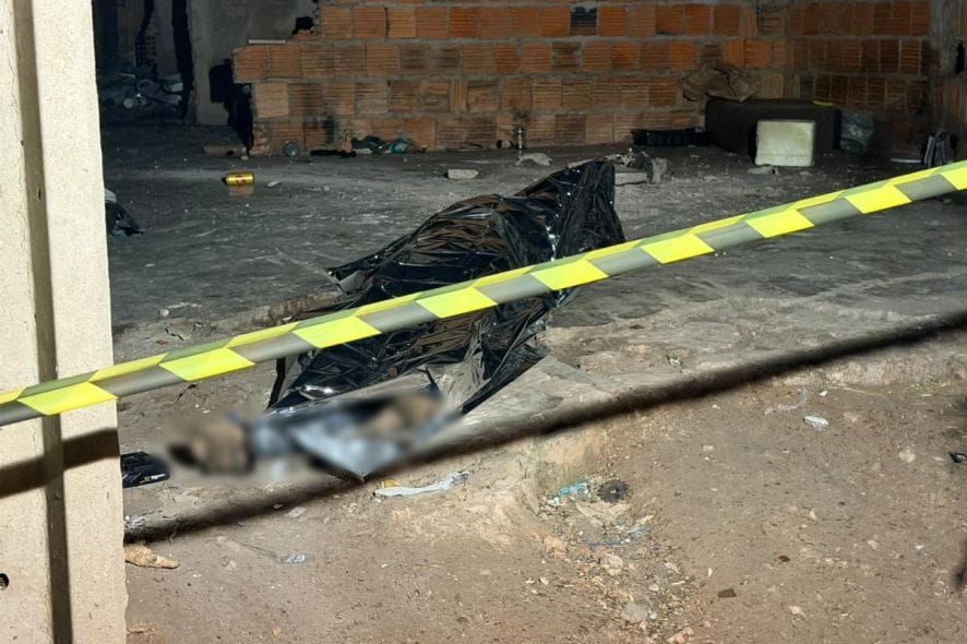 Homem morre ao cair de terceiro andar de prédio abandonado em Cuiabá