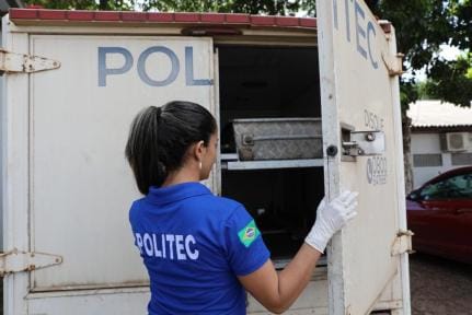 Corpo de homem com marcas de tiros é encontrado às margens do rio Vermelho