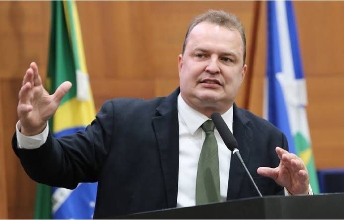 "A convenção mais importante e esperada é a do UB", diz Max Russi sobre disputa ao Governo