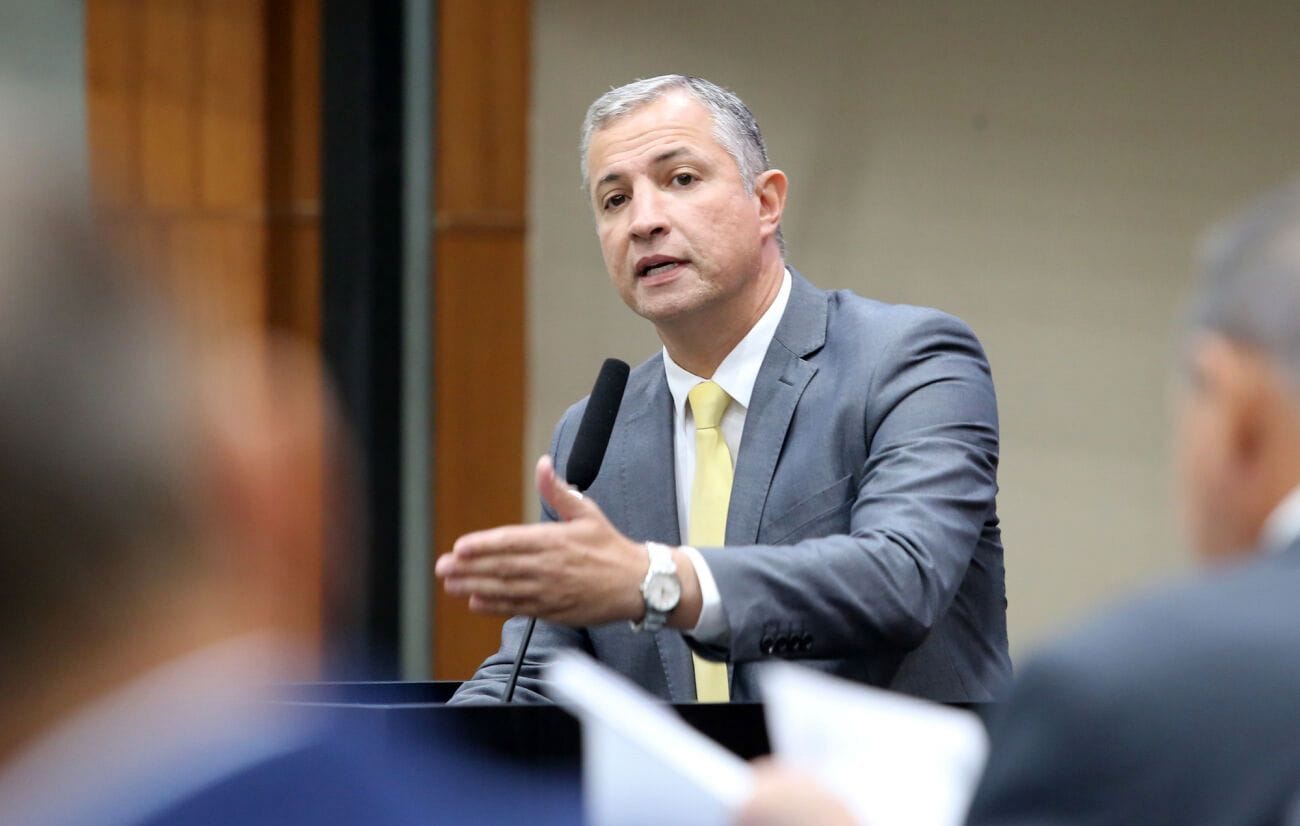Projeto de Faissal propõe energia solar obrigatória em casas populares em MT