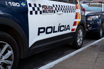 Homem é morto a tiros após criminosos invadirem sua residência em MT