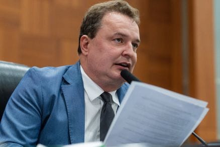 Na reta final, Max Russi lidera corrida à Assembleia Legislativa; veja os números
