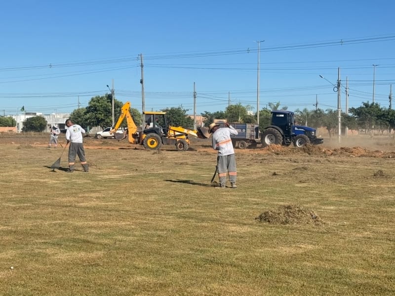 Prefeitura de Sinop recolhe mais de 1,2 mil caçambas de entulho na Operação Cidade Limpa