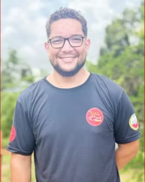 Entregador morto após ser atingido por carro de luxo tinha 2 empregos para pagar moto