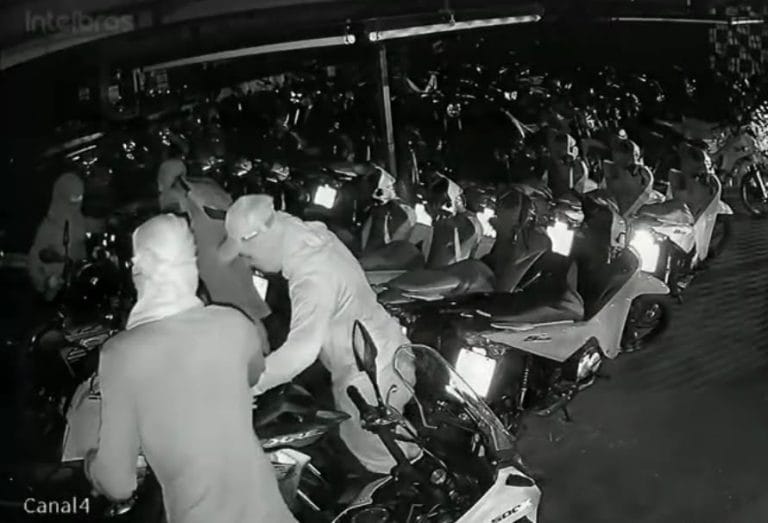 Encapuzados invadem loja e furtam seis motocicletas durante a madrugada em MT