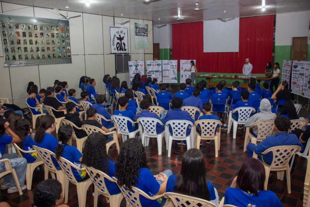 Estudantes conhecem do ouro à revolução tecnológica em projeto idealizado por Max Russi